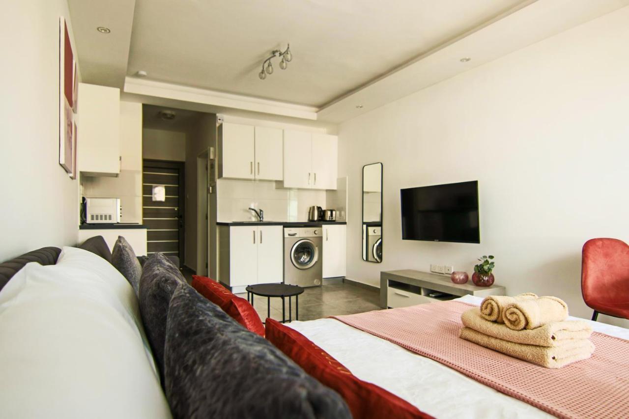 Phaedrus Living: Seaside Luxury Flat Athina 115 Apartment Paphos Bagian luar foto