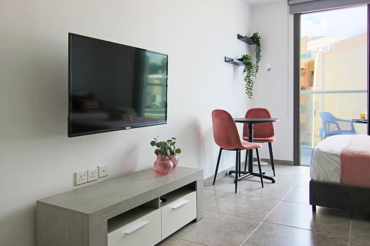 Phaedrus Living: Seaside Luxury Flat Athina 115 Apartment Paphos Bagian luar foto