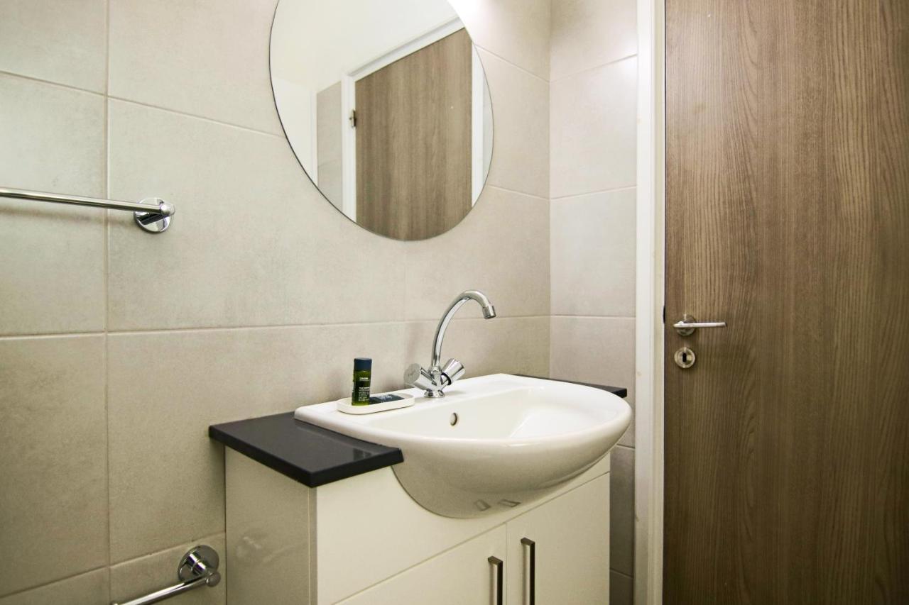 Phaedrus Living: Seaside Luxury Flat Athina 115 Apartment Paphos Bagian luar foto