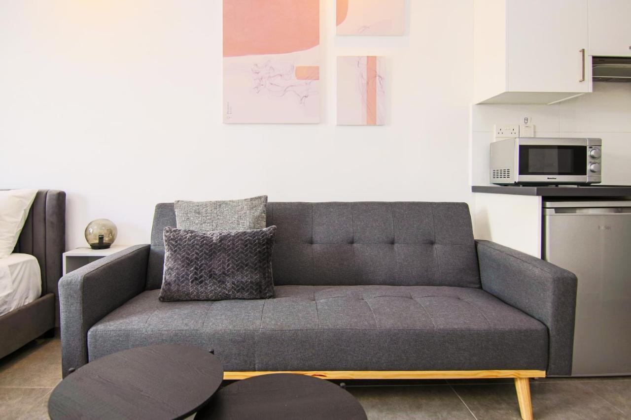 Phaedrus Living: Seaside Luxury Flat Athina 115 Apartment Paphos Bagian luar foto